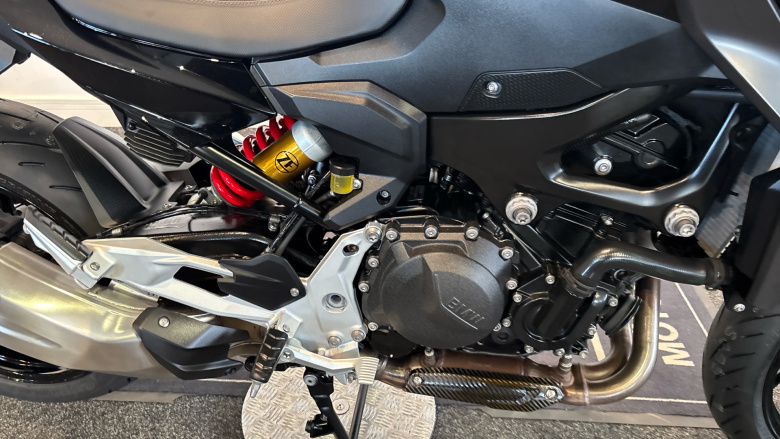 BMW F900 R